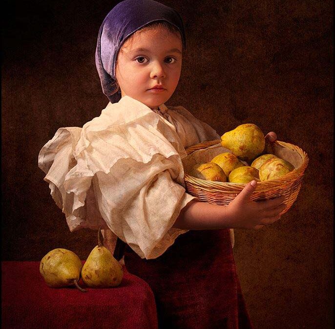 Lady-with-Lemons