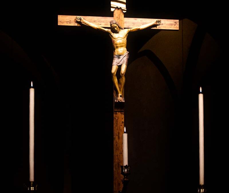 Crucifix-(IMG_8061)-1200