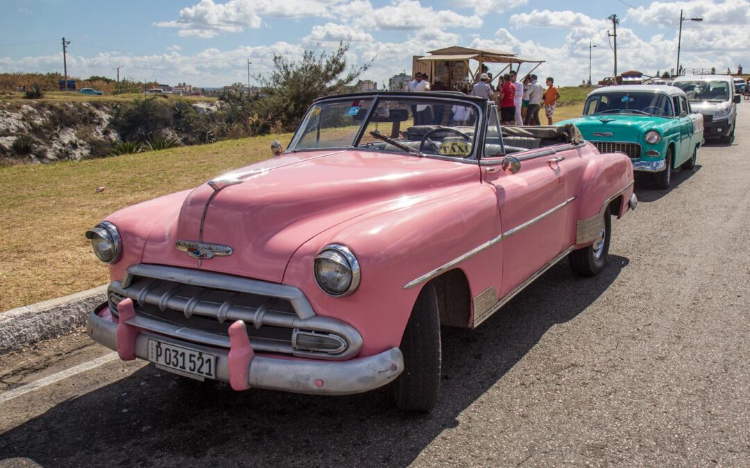 Car—Pink-Chev